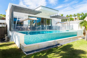 Lumineuse Villa Moderne avec Piscine chauffée